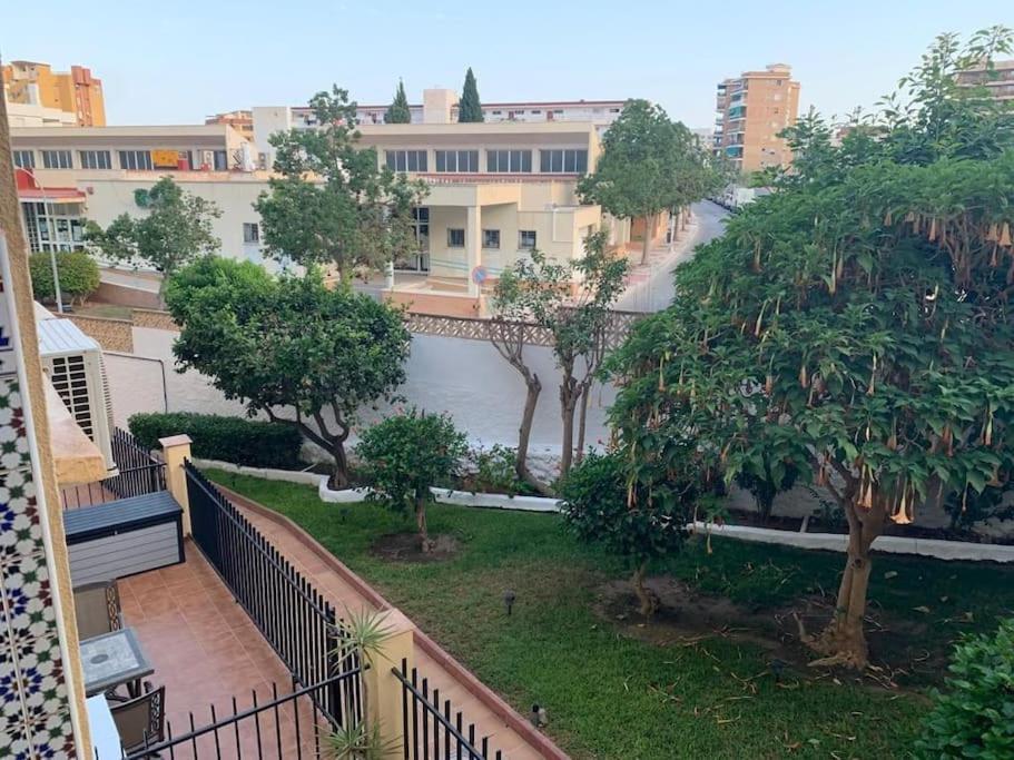 Apartamento En Carihuela Torremolinos Exterior photo